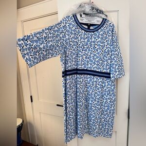 EUC Draper James BLUE ABD WHITE FLORAL BANDED DRESS SIZE 2x 3/4 sleeves.